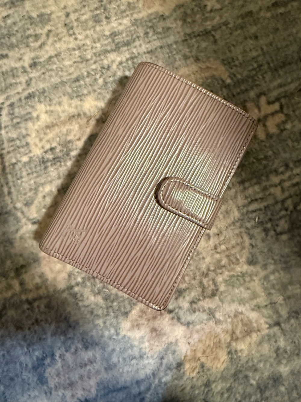 Louis Vuitton Epi Lilac Kiss Lock Wallet